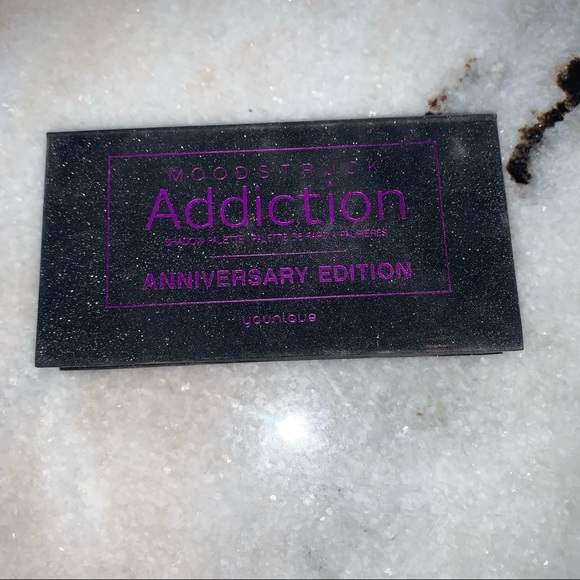 Younique Moodstruck Anniversary Edition Shadow Palette - Picture 5 of 6